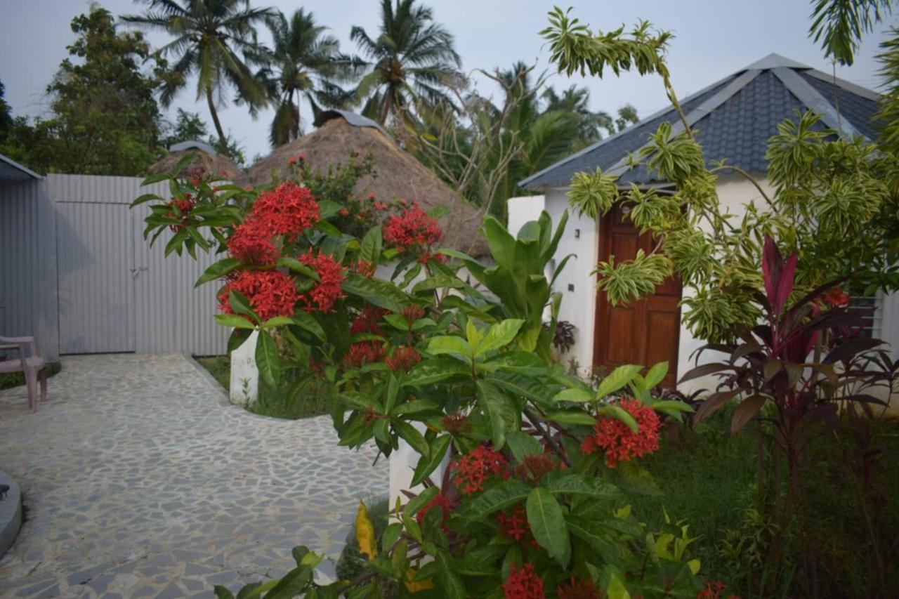 Le Epic Resort Virāmpattinam Extérieur photo